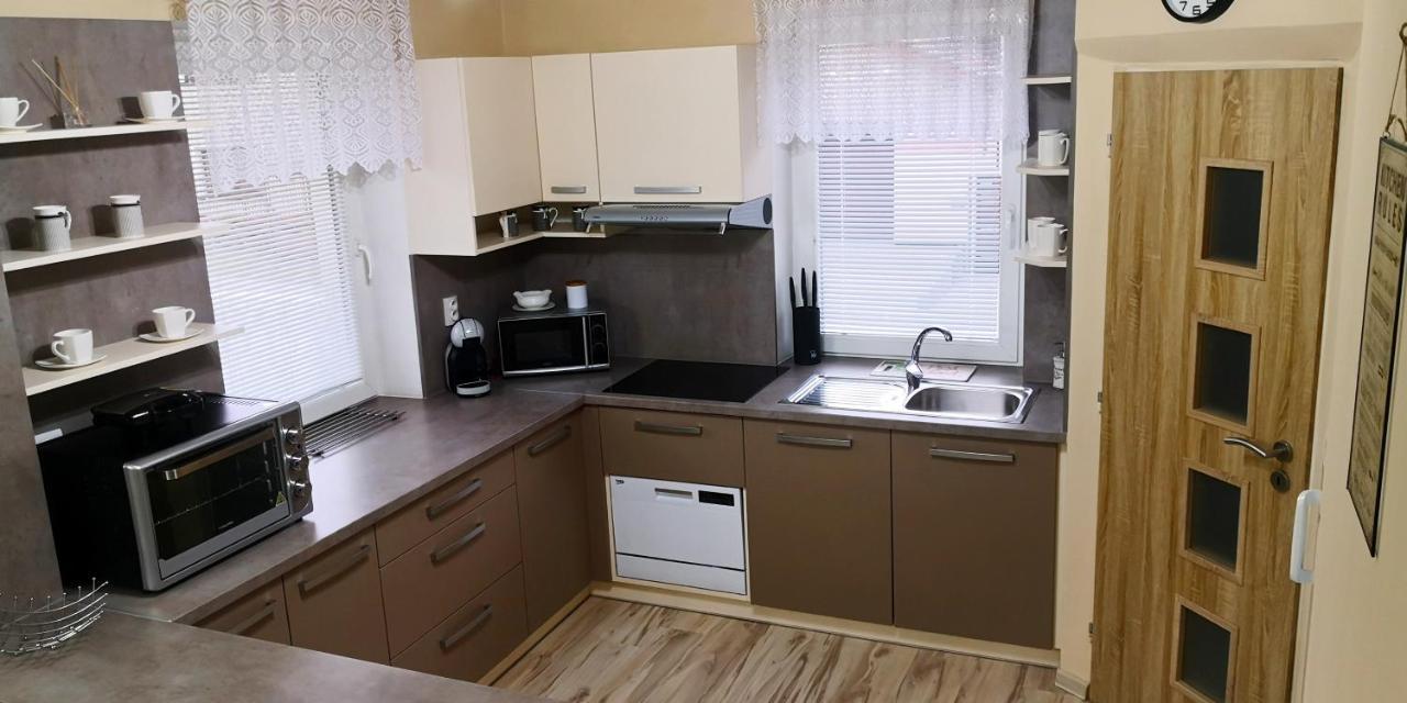 Apartmany Riviera A Chalupa Riviera Liptov, Bešeňová Exterior foto